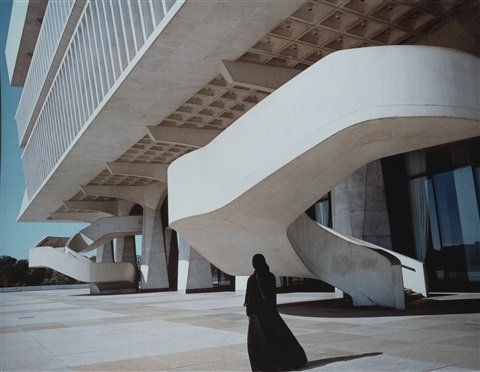 Shirin Neshat, Modern Building, 1999