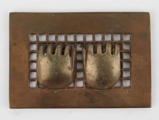 Parviz Tanavoli, Hands and Grille