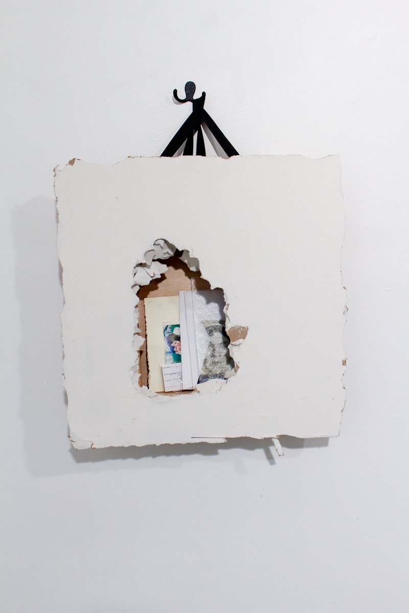 Helia Pouyanfar, Walls Have Ears, 2021