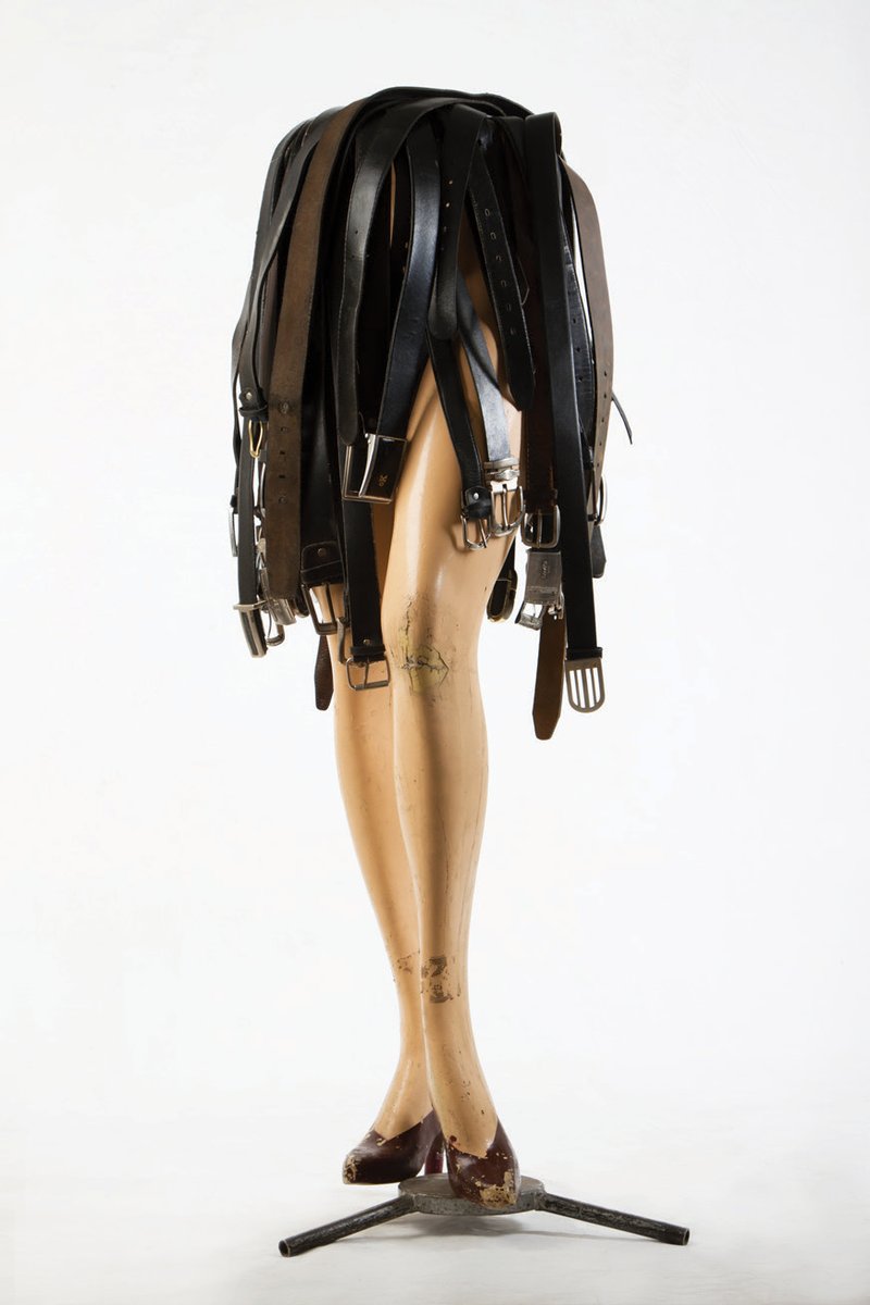 Mahmoud Mahroomi, Accessories