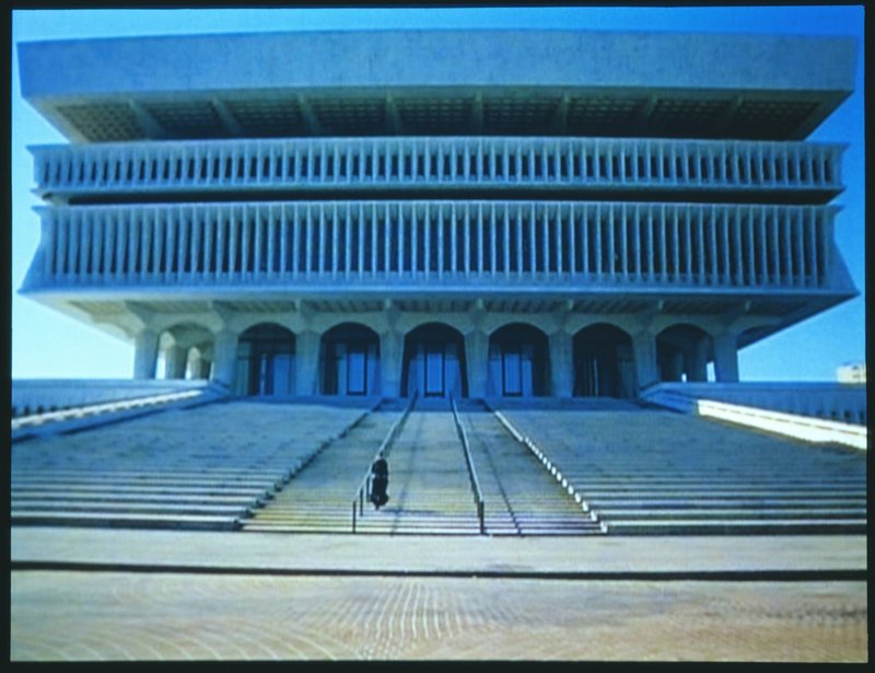 Shirin Neshat, Soliloquy, 1999