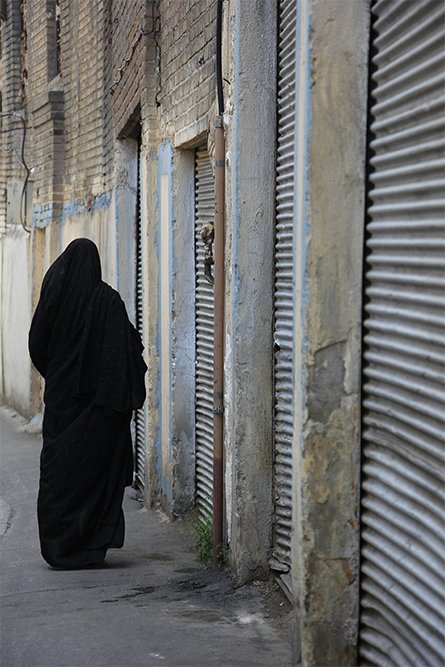 Homa Fathollahi, Poverty
