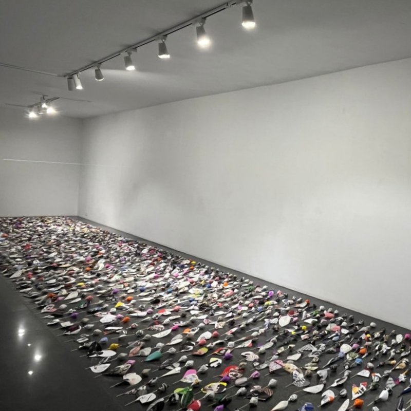 1027 Paper Tulips & One Scissor