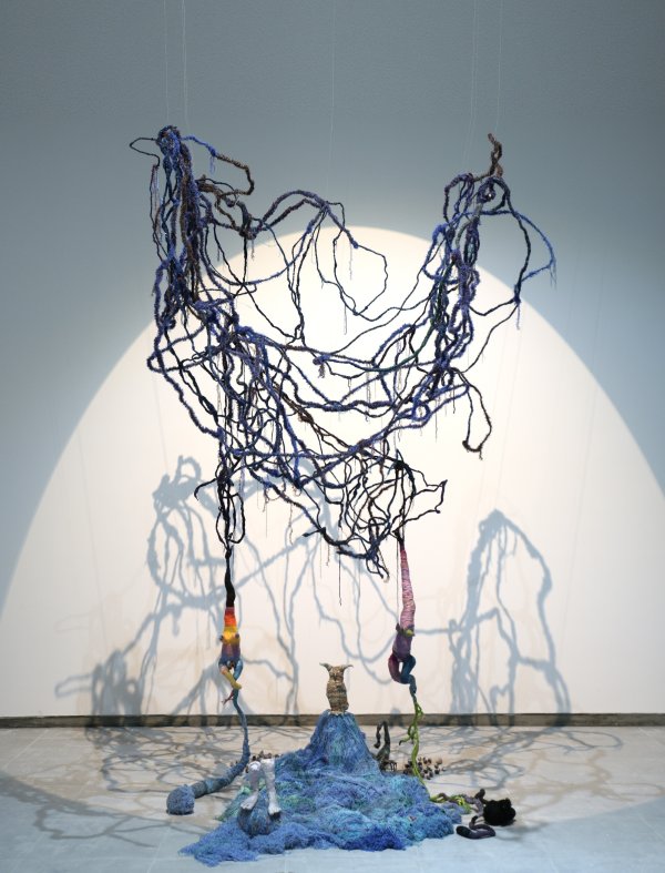 Bita Fayyazi, Beautiful Creatures (Wrapping in the Roots of the Spruce), 2014