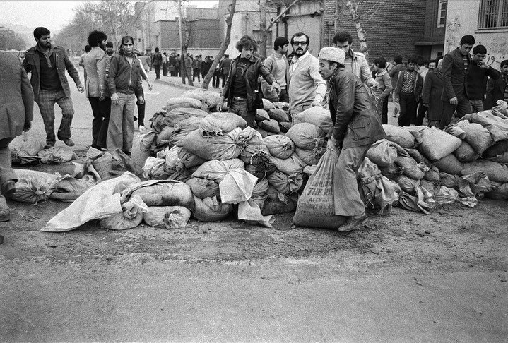 محمد صیاد، سنگرگیری مردم در جاده‌ی تهران نو (محدوده‌ی خیابان فرح‌آباد) - ۲۱ بهمن ۱۳۵۷ ‌، 1357