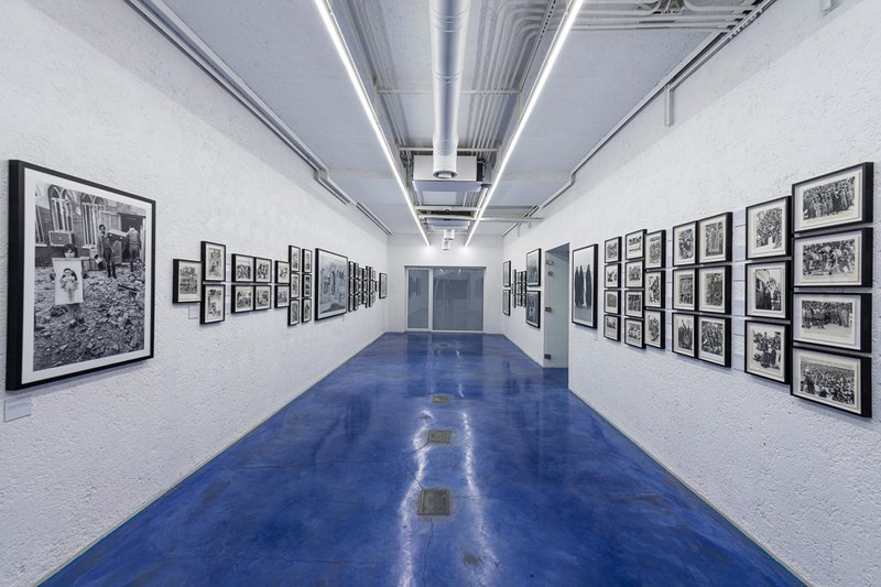 PHOTO BY M. SAYAD - War's Photos, installation view