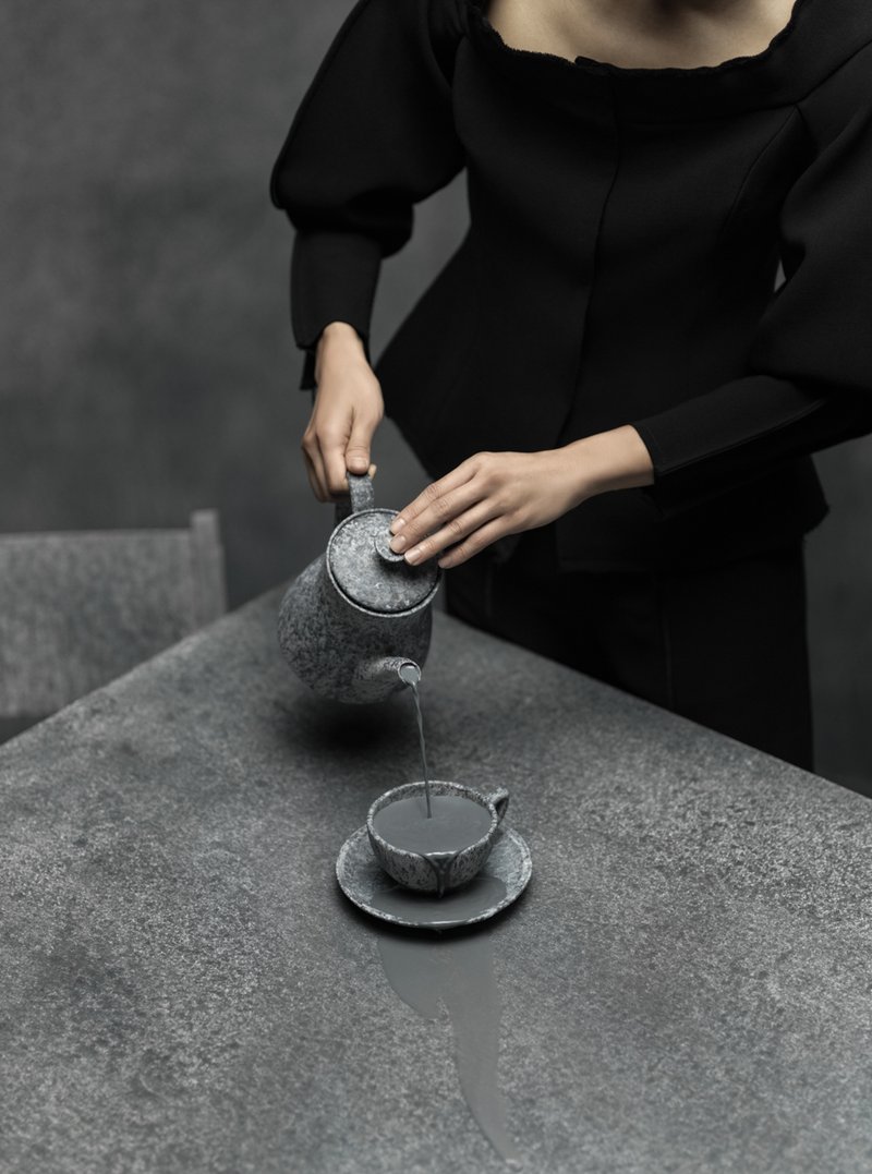 Rahi Rezvani, Grey Tea, 2016