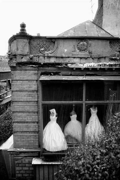 Tahmineh Monzavi, The Brides of Mokhbar al-Dowleh, 2006