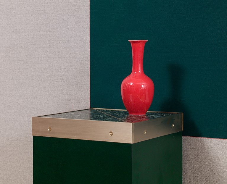 An Object, A Gesture, A Décor