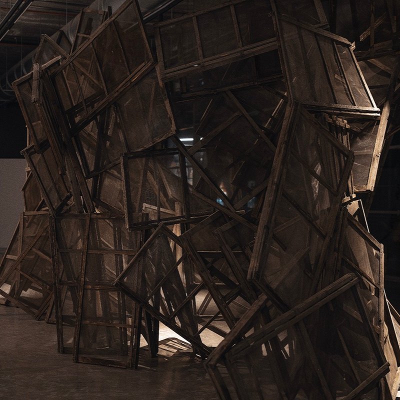 ایده‌ای مایوسانه برای ساخت سقفی روی یک شمع روشن
