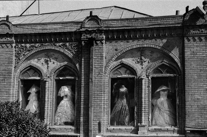 Tahmineh Monzavi, Brides of Mokhber-al-Dowleh, 2010