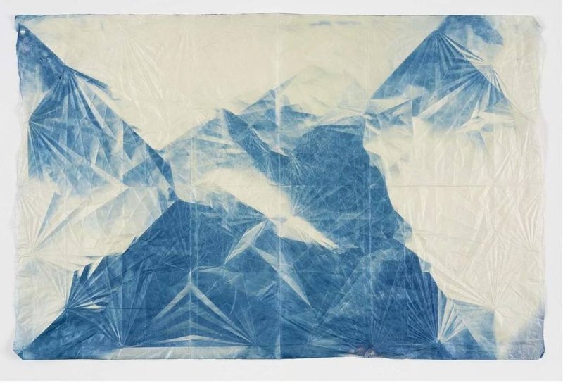 Yasi Alipour, Missing Time Zones and an Ocean in the Other Window