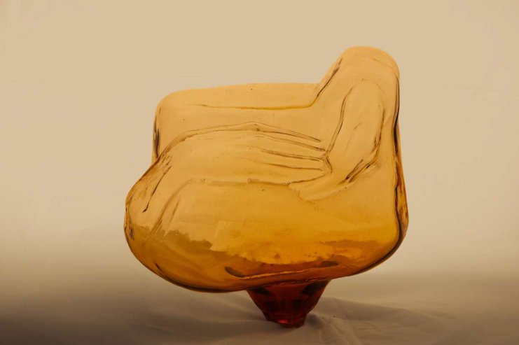 Neda Saeedi, Holding Hands, 2025