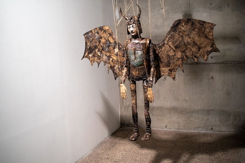 Yasamin Sinaei, Flying over the Battlefield of Life, 2020